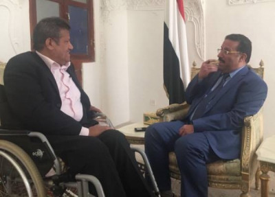 نائب رئيس المجلس السياسي الاعلى يبحث مع المدير ...