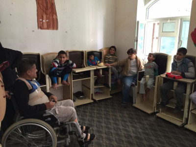 الديلمي يقوم بزيارة ميدانية لمركز البسمة للعلاج الطبيعي ...